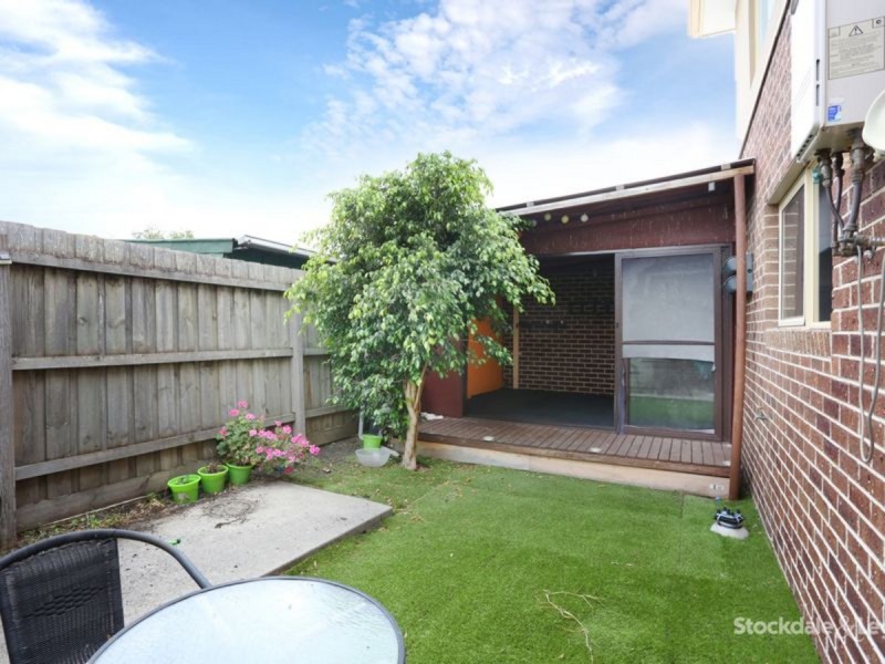 2/6 Kiewa Crescent, Dallas VIC 3047