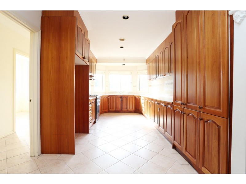 30 Trevannion Street, Glenroy VIC 3046