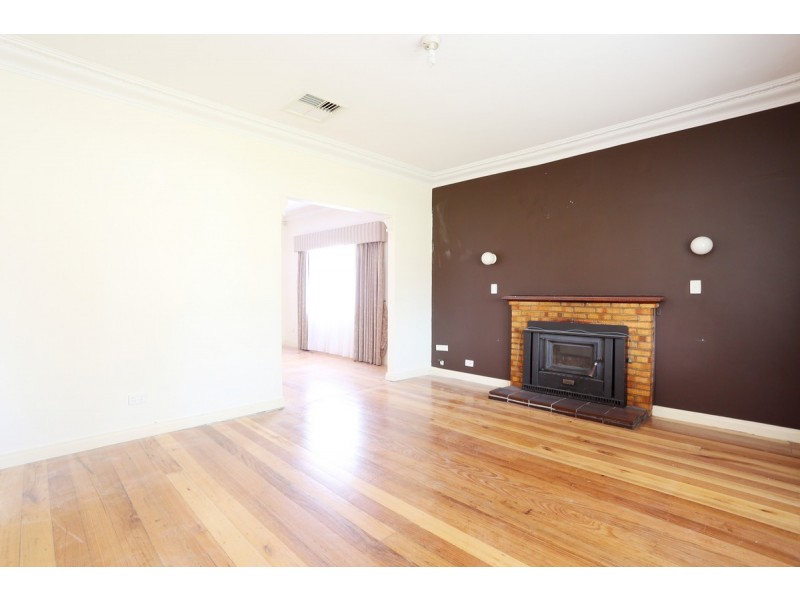 30 Trevannion Street, Glenroy VIC 3046