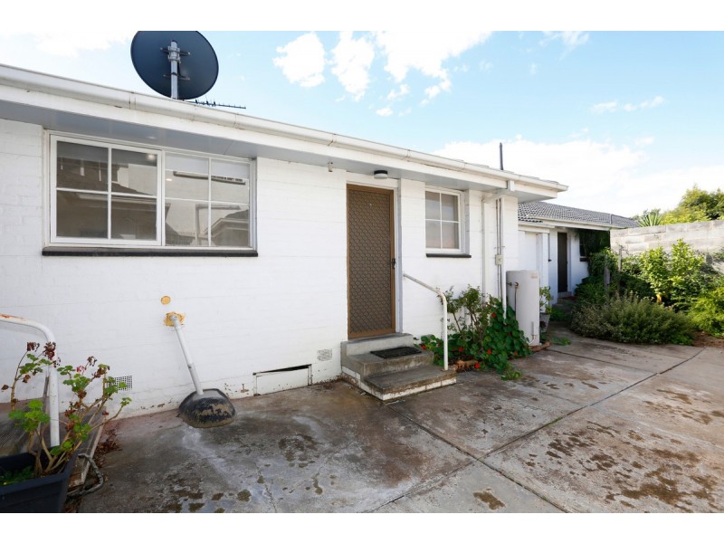 8/2 Salisbury Street, Glenroy VIC 3046