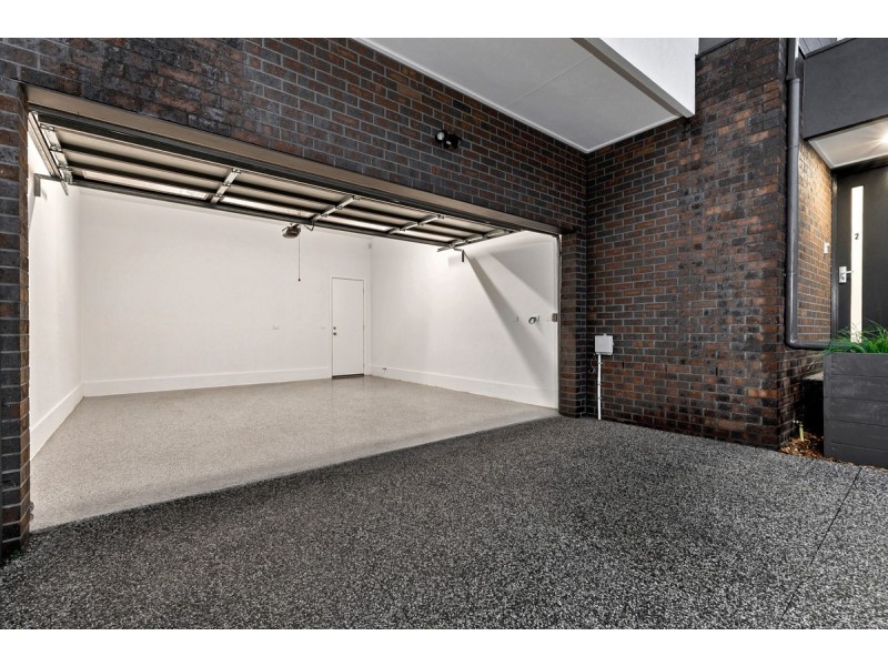 2/2 Grevillia Road, Oak Park VIC 3046