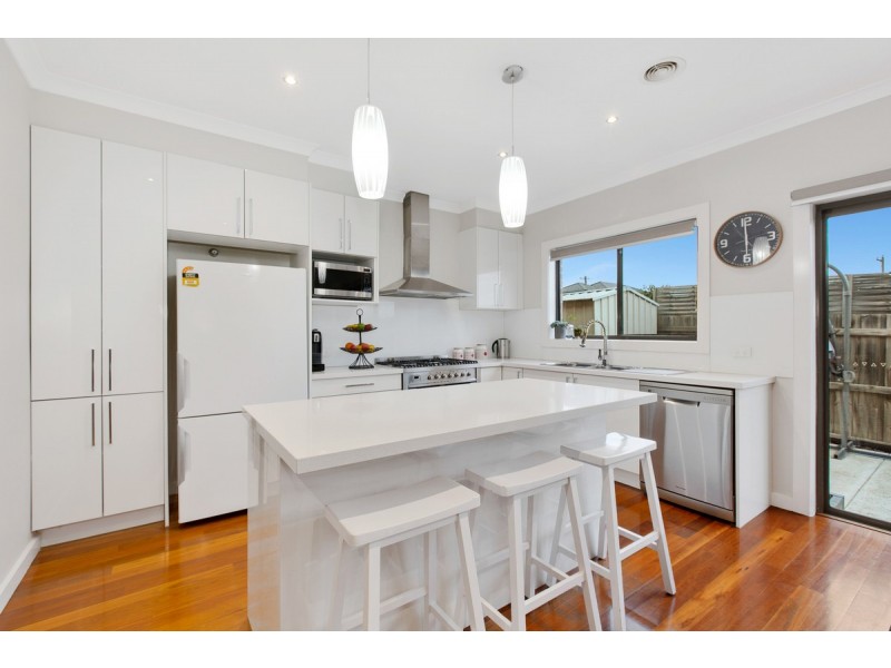 2/24 Eucra Street, Hadfield VIC 3046