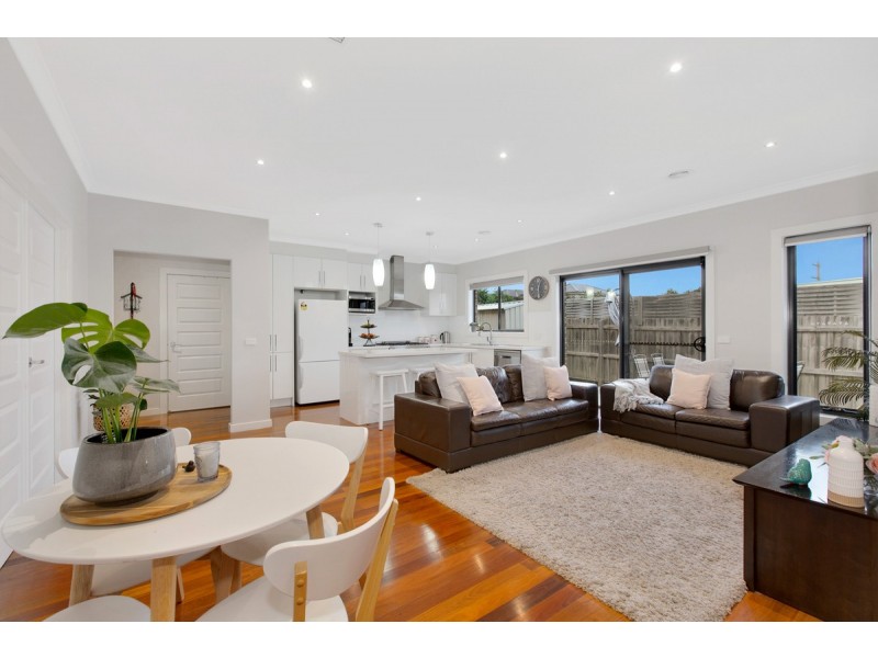 2/24 Eucra Street, Hadfield VIC 3046