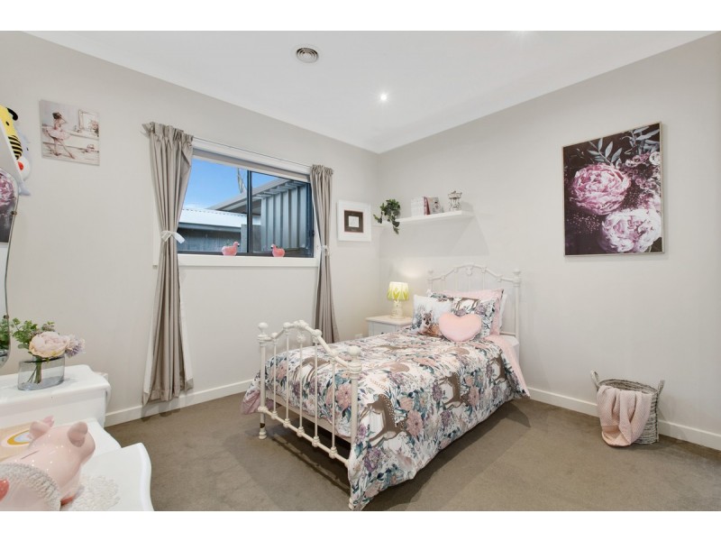 2/24 Eucra Street, Hadfield VIC 3046