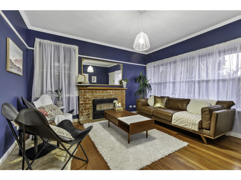 39 Emu Parade, Jacana VIC 3047