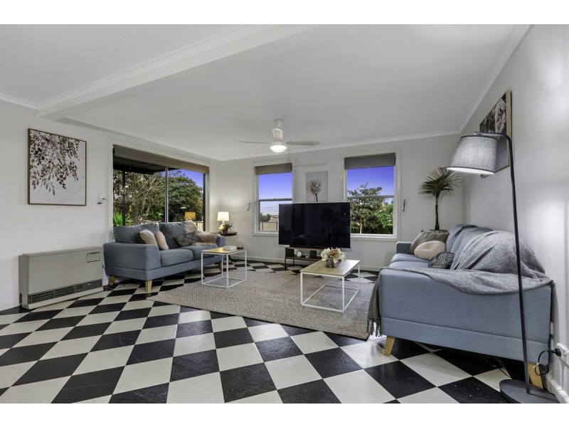 39 Emu Parade, Jacana VIC 3047