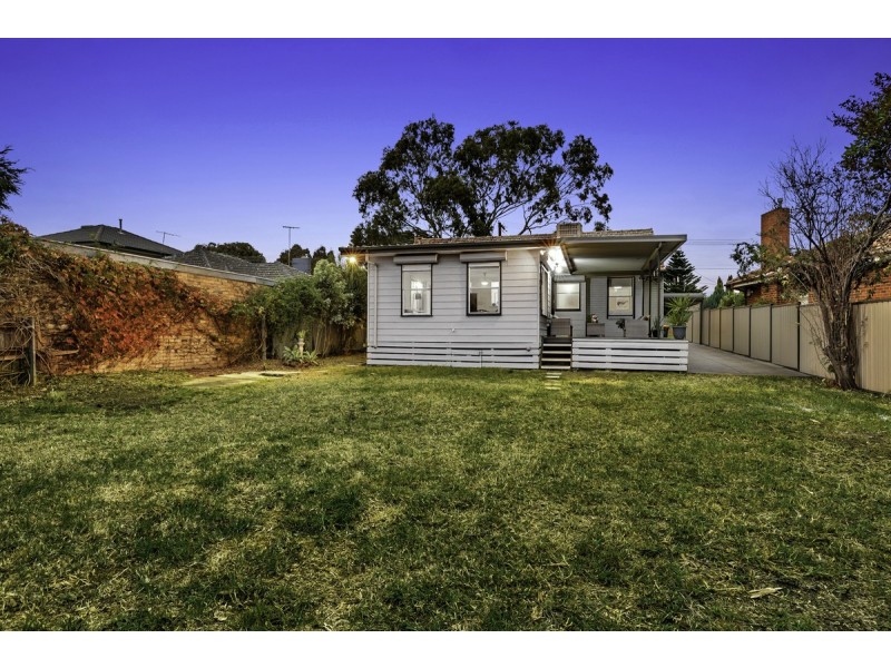 39 Emu Parade, Jacana VIC 3047