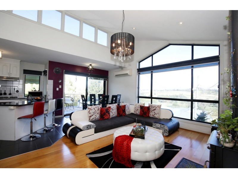 16 Karin Crescent, Glenroy VIC 3046