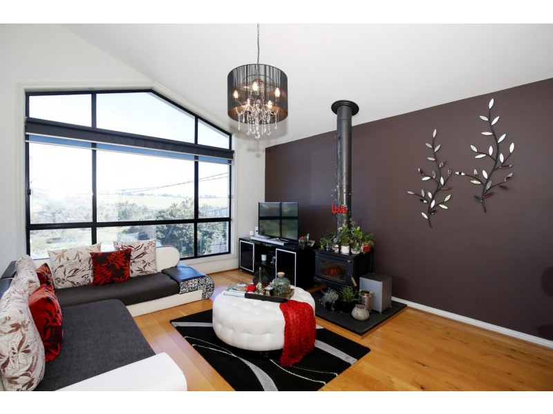 16 Karin Crescent, Glenroy VIC 3046