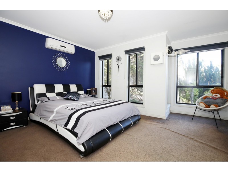 16 Karin Crescent, Glenroy VIC 3046