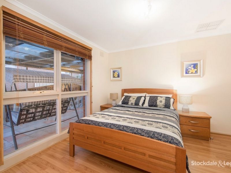 30 Valley Crescent, Glenroy VIC 3046