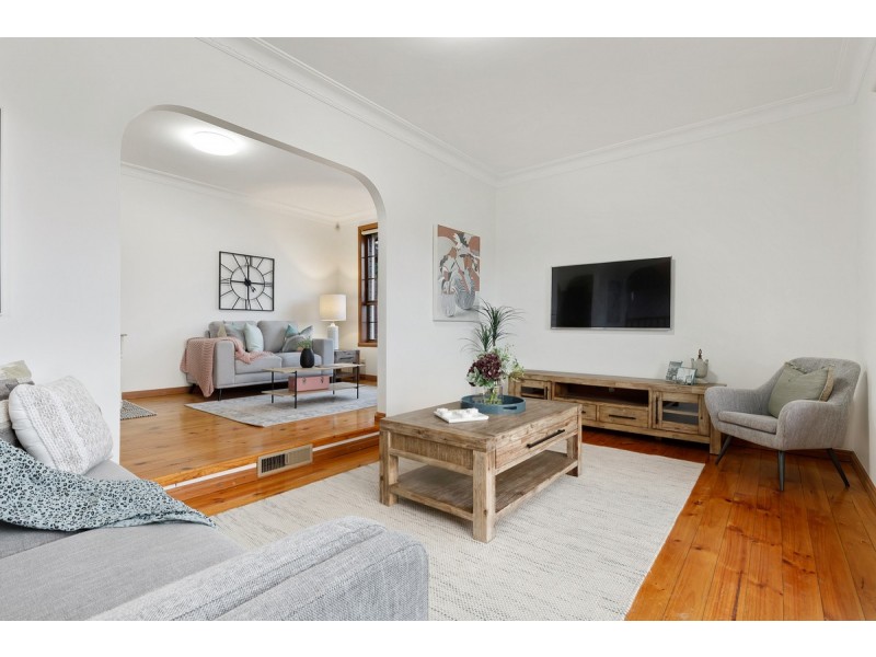 54 Devereaux Street, Oak Park VIC 3046