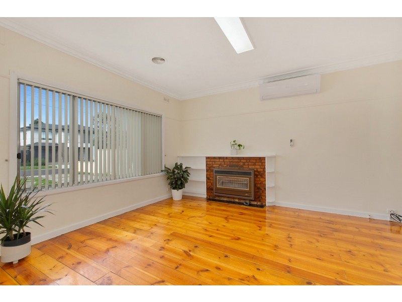 23 Leonard Avenue, Glenroy VIC 3046