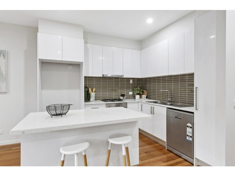 2/8 Quick Street, Pascoe Vale VIC 3044
