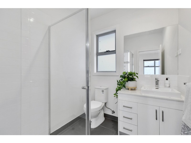 2/8 Quick Street, Pascoe Vale VIC 3044
