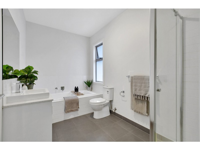 2/8 Quick Street, Pascoe Vale VIC 3044