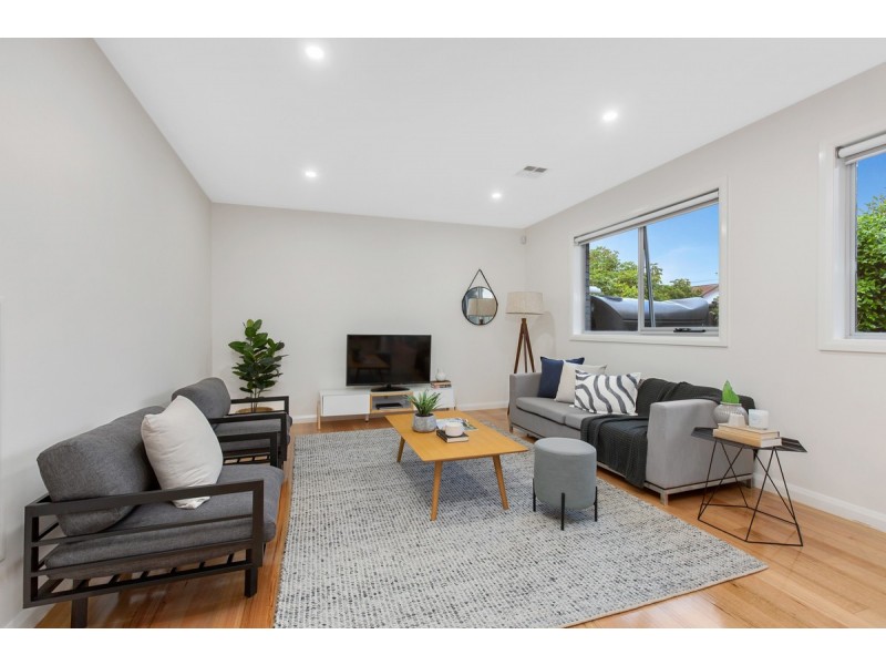 2/122 Loongana Avenue, Glenroy VIC 3046