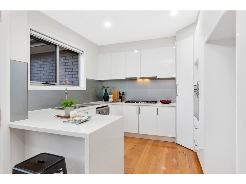 2/122 Loongana Avenue, Glenroy VIC 3046