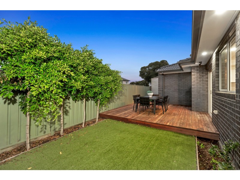 2/122 Loongana Avenue, Glenroy VIC 3046
