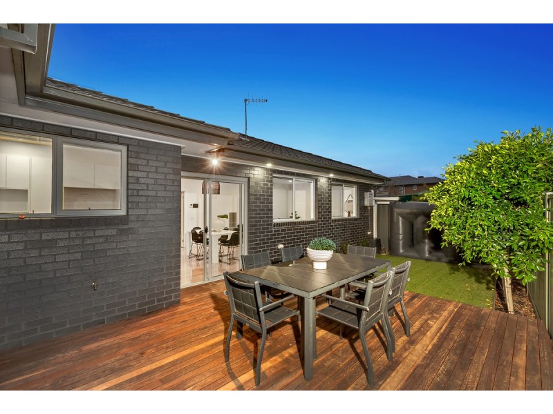 2/122 Loongana Avenue, Glenroy VIC 3046