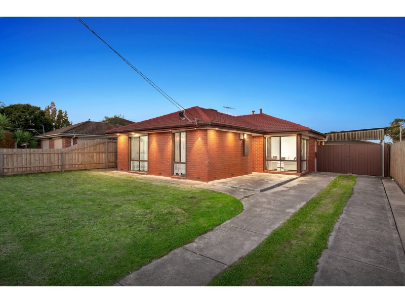 8 Magpie Court, Meadow Heights VIC 3048