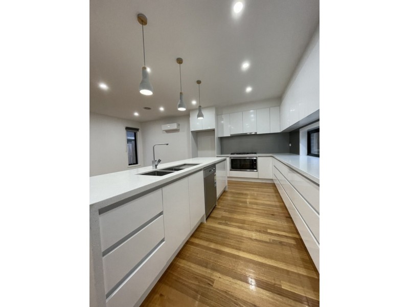 2/42 Hubert Avenue, Glenroy VIC 3046