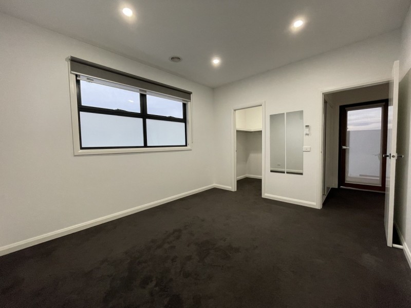 2/42 Hubert Avenue, Glenroy VIC 3046