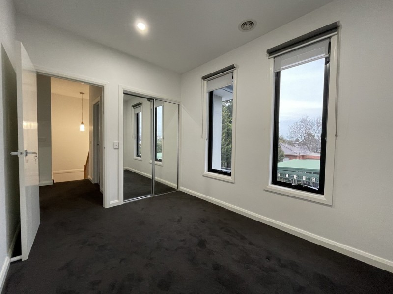 2/42 Hubert Avenue, Glenroy VIC 3046