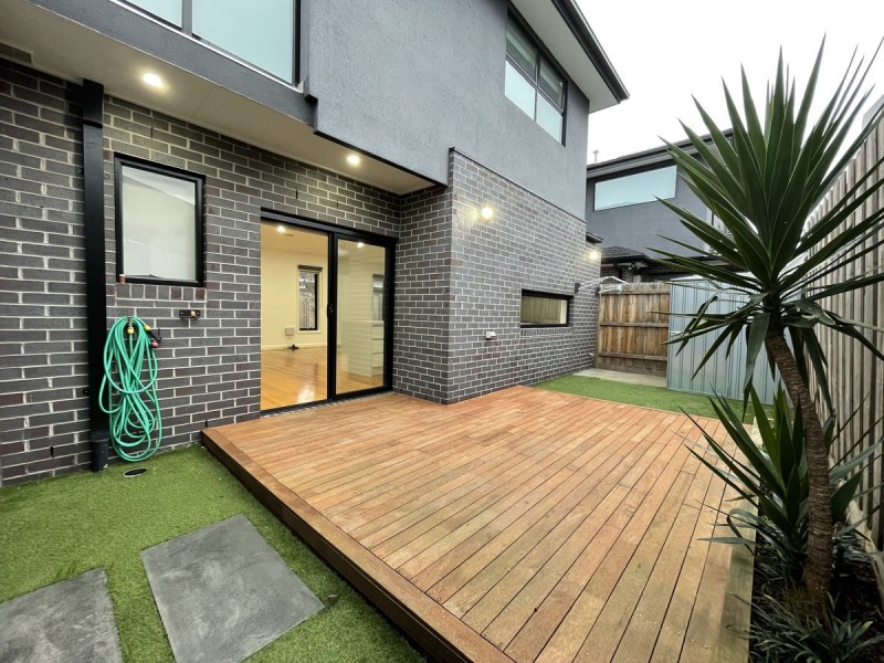 2/42 Hubert Avenue, Glenroy VIC 3046