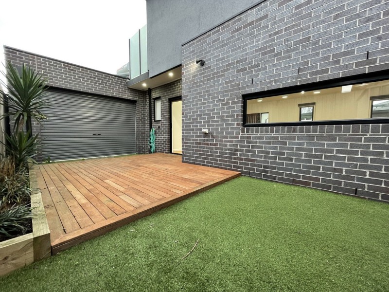 2/42 Hubert Avenue, Glenroy VIC 3046