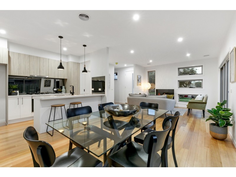 1/10 John Street, Oak Park VIC 3046