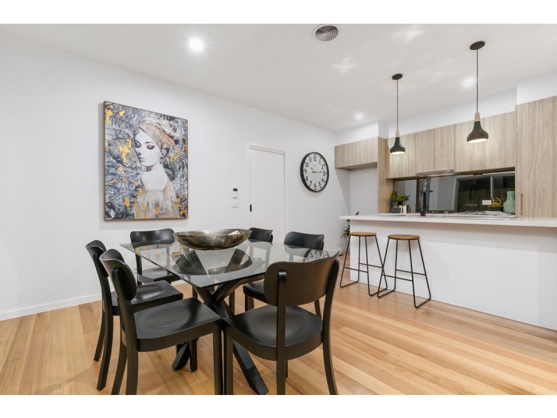 1/10 John Street, Oak Park VIC 3046