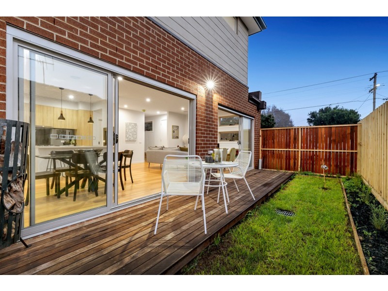 1/10 John Street, Oak Park VIC 3046