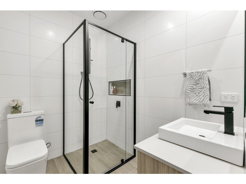 1/10 John Street, Oak Park VIC 3046