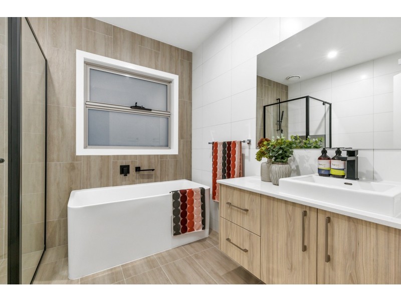 1/10 John Street, Oak Park VIC 3046