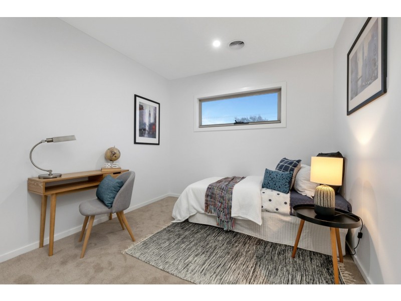 1/10 John Street, Oak Park VIC 3046