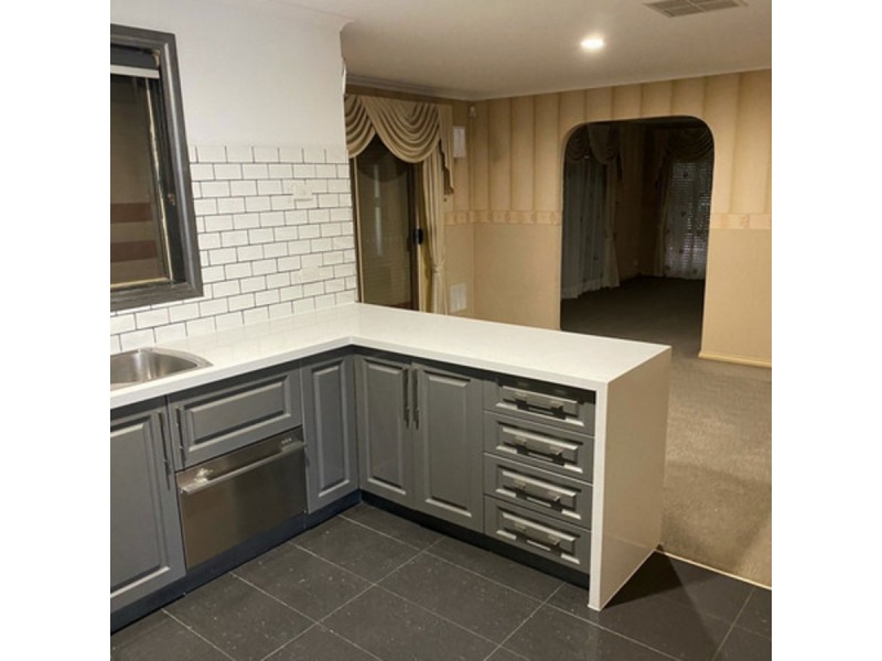 7 LAWRY Place, Meadow Heights VIC 3048