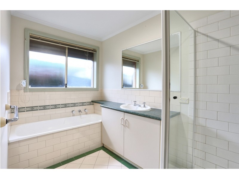 7 LAWRY Place, Meadow Heights VIC 3048