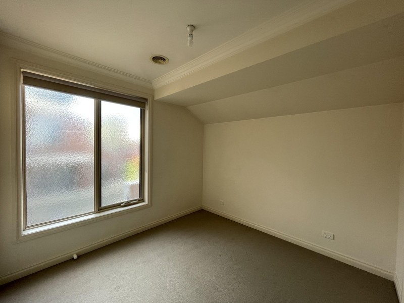 8 Strachan Street, Oak Park VIC 3046