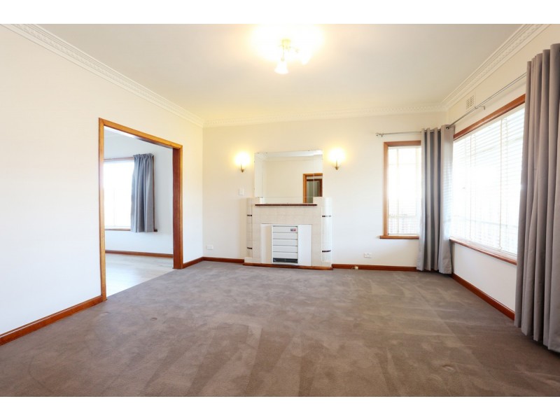 32 Glen Street, Glenroy VIC 3046