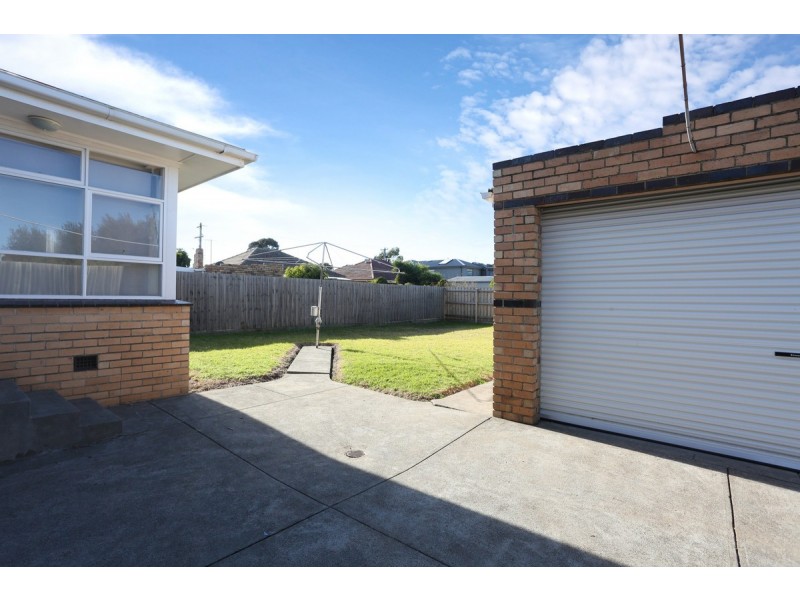 32 Glen Street, Glenroy VIC 3046