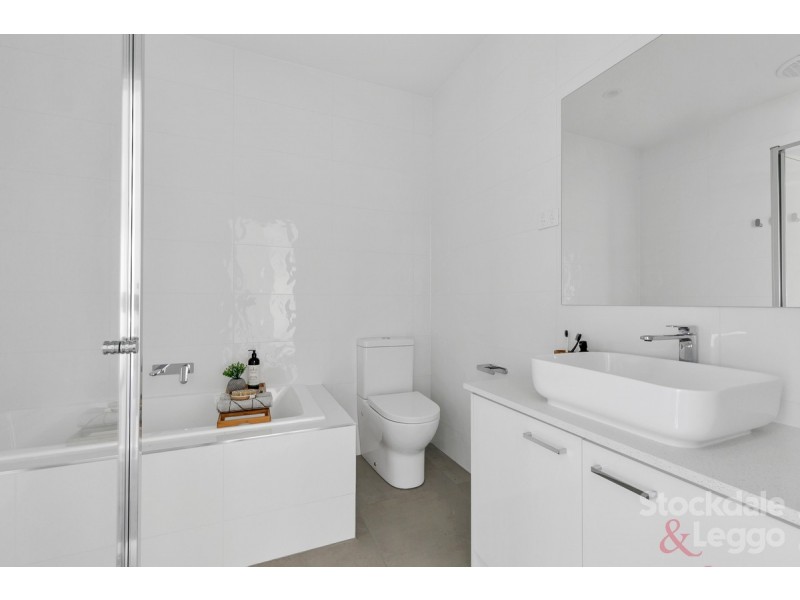 2/584 Pascoe Vale Road, Pascoe Vale VIC 3044