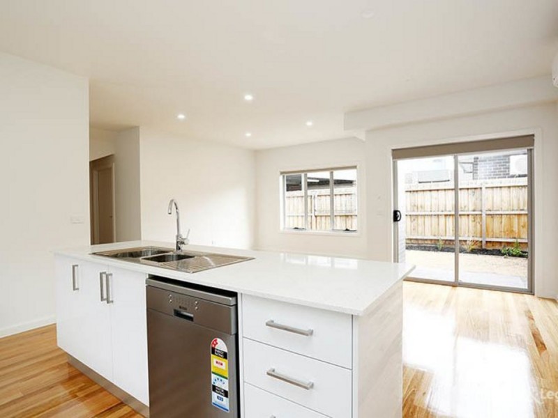 2/41 Anselm Grove, Glenroy VIC 3046