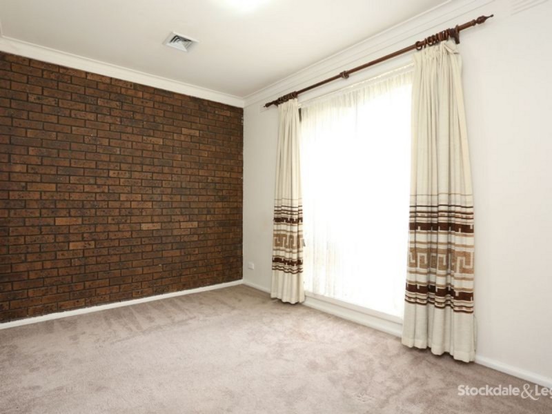 2/19 Gladstone Parade, Glenroy VIC 3046