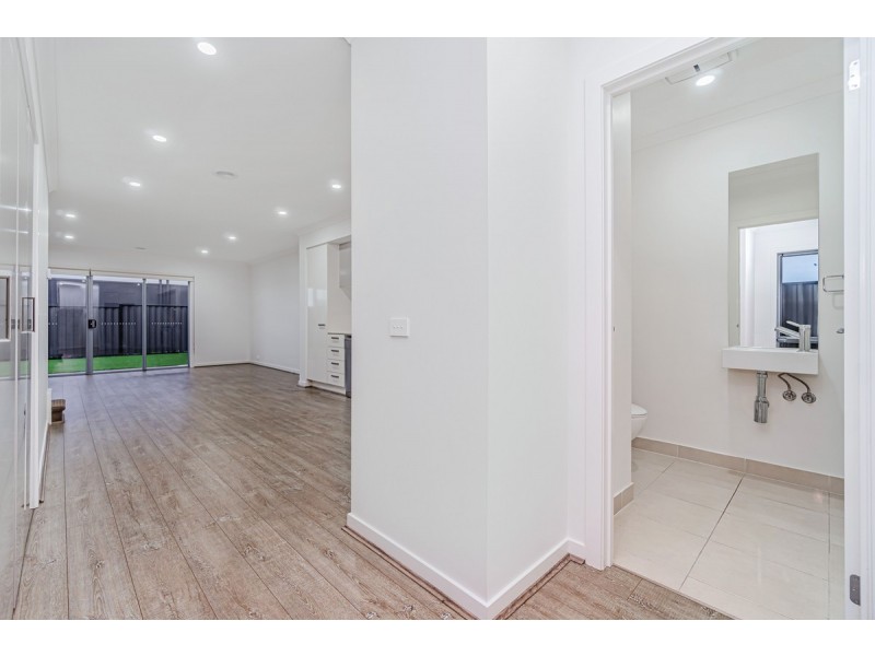 12 Navy Crescent, Craigieburn VIC 3064