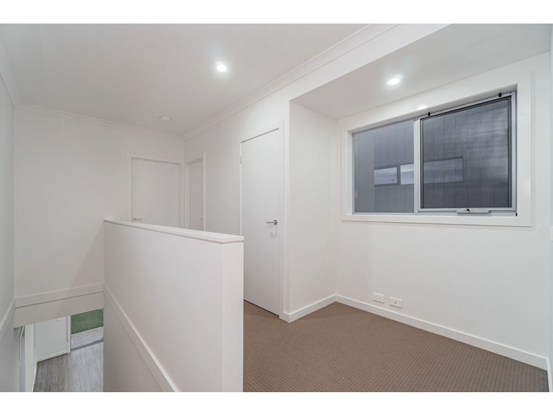 12 Navy Crescent, Craigieburn VIC 3064