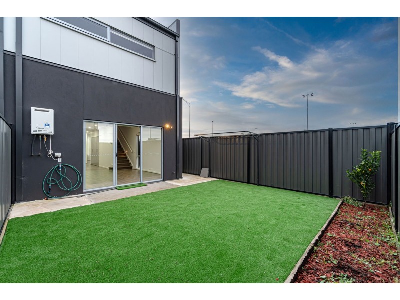 12 Navy Crescent, Craigieburn VIC 3064
