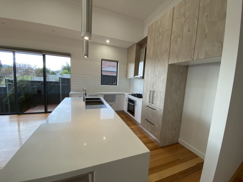 9A Freeland Grove, Jacana VIC 3047