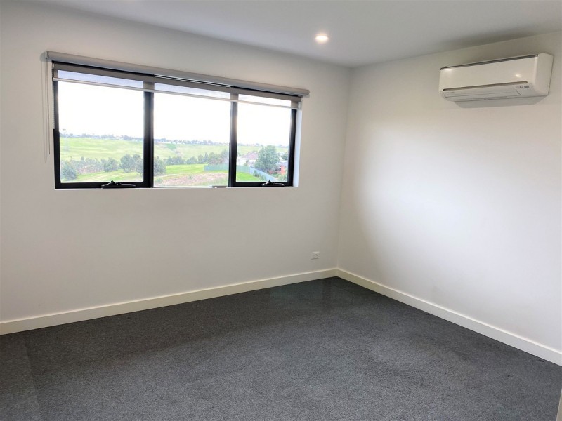 9A Freeland Grove, Jacana VIC 3047