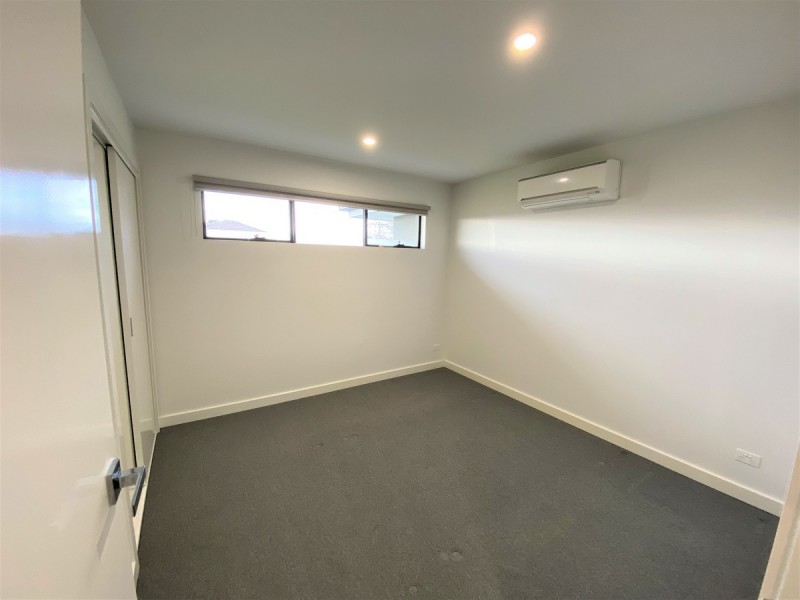 9A Freeland Grove, Jacana VIC 3047